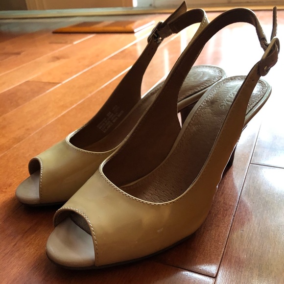 Clarks Sling Back Shoes - Picture 1 of 7